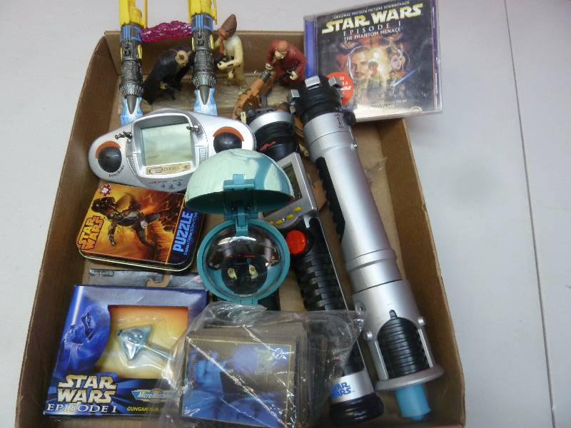 lot 730 image: Star Wars Collectibles