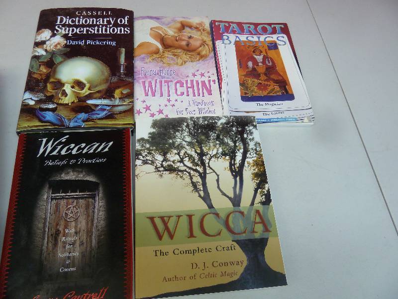 lot 737 image: Wicca & Witch Books