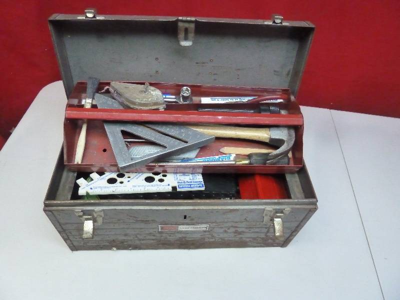 lot 749 image: Tool Lot