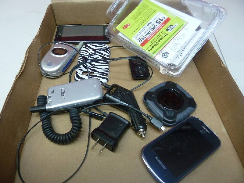 lot 760 image: Cell Phone Lot