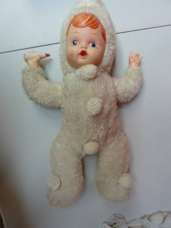 lot 776 image: Antique Doll