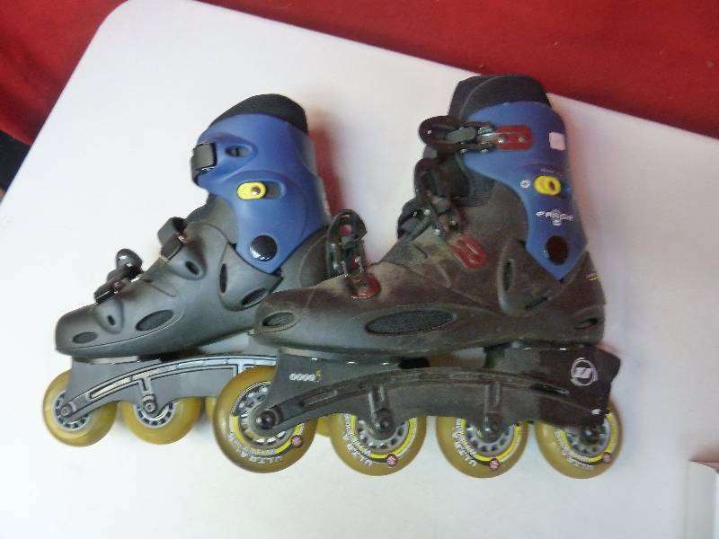 lot 785 image: Panga Rollerblades