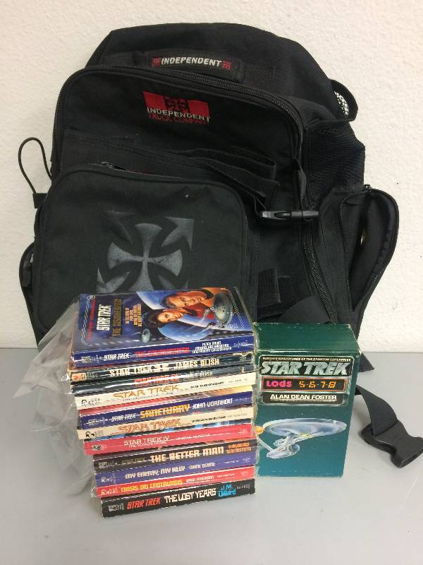 lot 11 image: Star Trek Books wBackpack