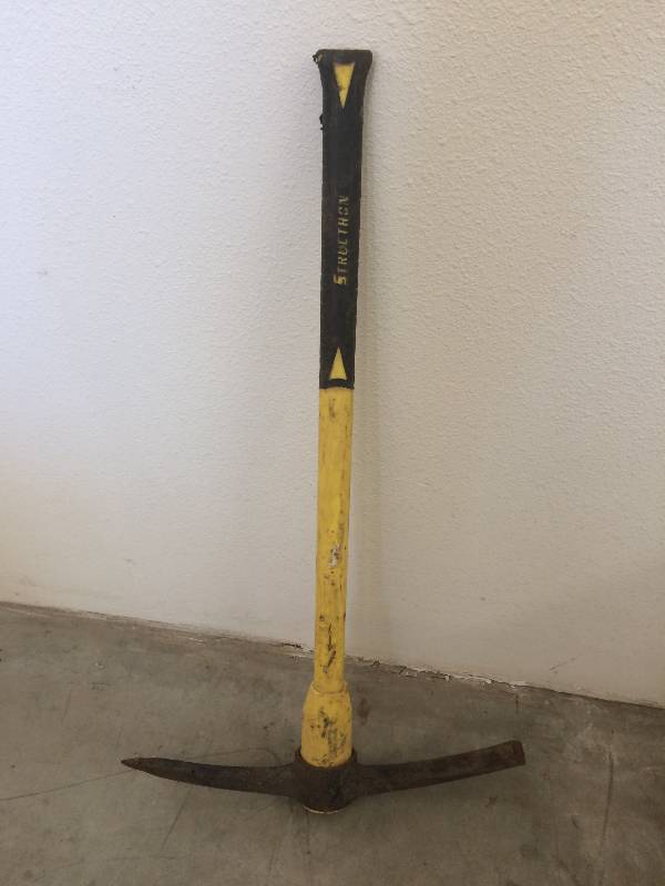 lot 2 image: Pick Axe