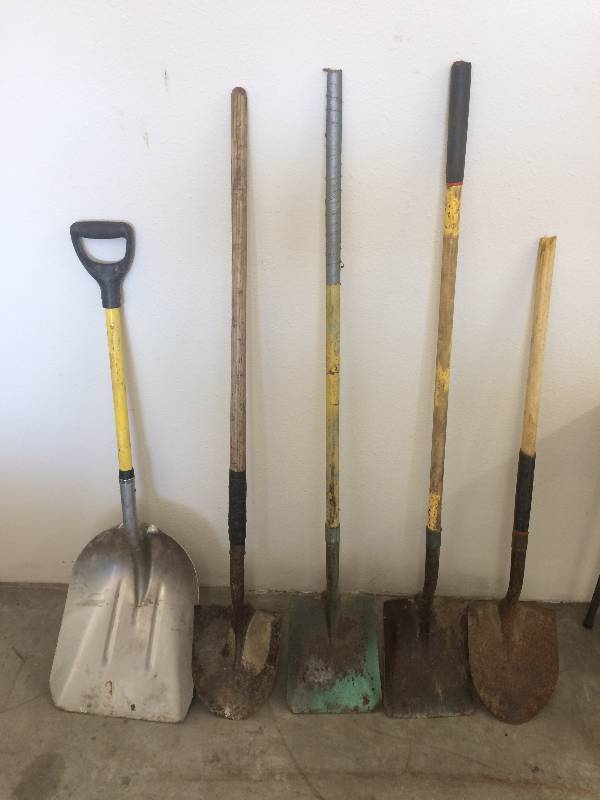 lot 6 image: Shovels