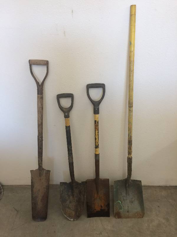 lot 8 image: Shovels