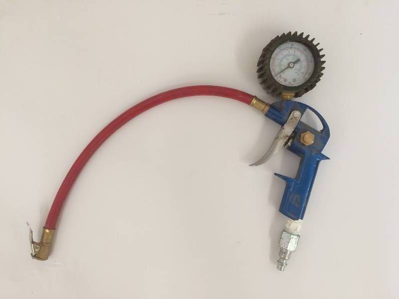 lot 11 image: Air Pressure Valve with Gauge