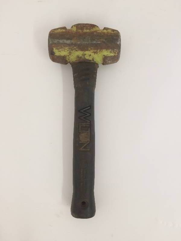 lot 14 image: Sledge Hammer