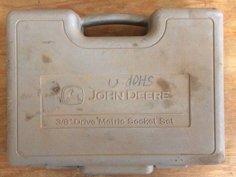 lot 58 image: John Deere 38 Metric Socket Set
