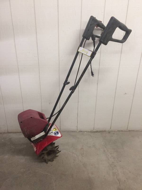 lot 25 image: Garden Tiller