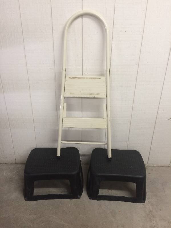 lot 26 image: Step Stools