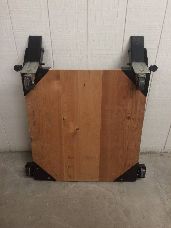 lot 36 image: Rolling Cart