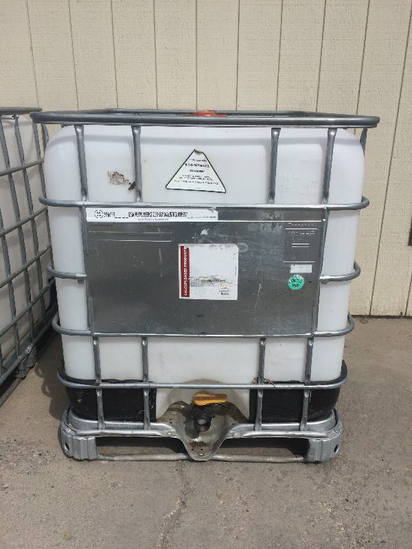 lot 53 image: Liquid Tote