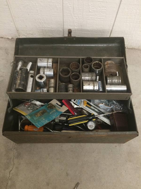 lot 62 image: Tool Box & Tools