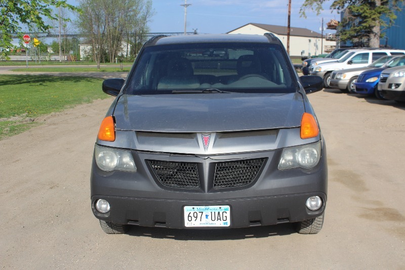 lot 1505 image: 2001 Pontiac Aztek