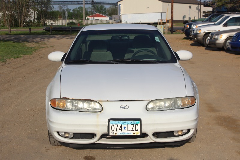 lot 1507 image: 2000 Oldsmobile Alero GL