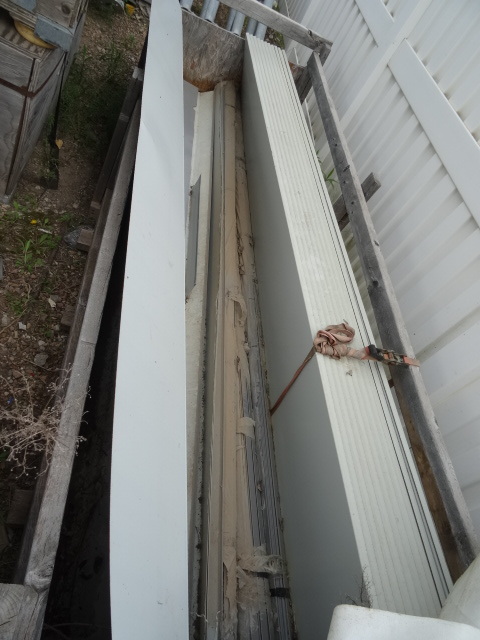 22 pieces of Side skirts. 123 x 16...