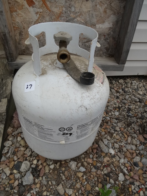 New style 20 lb propane tank...
