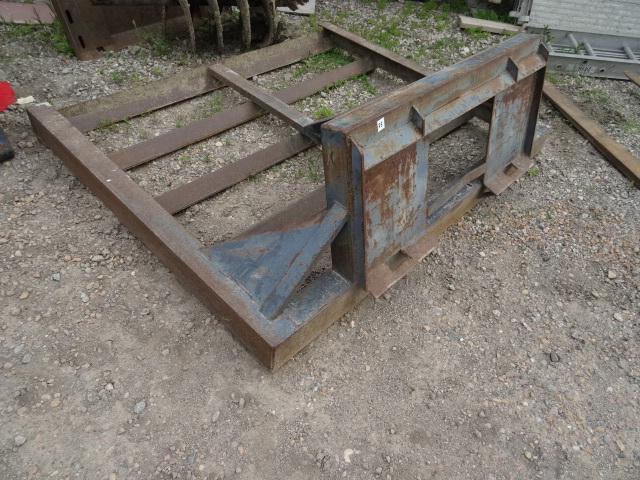 72 x 60 skid loader leveling bar. U...