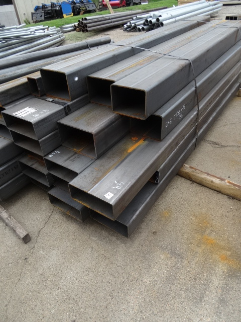 lot 5 image: Bundel of rectangular tubing. 23 pi...