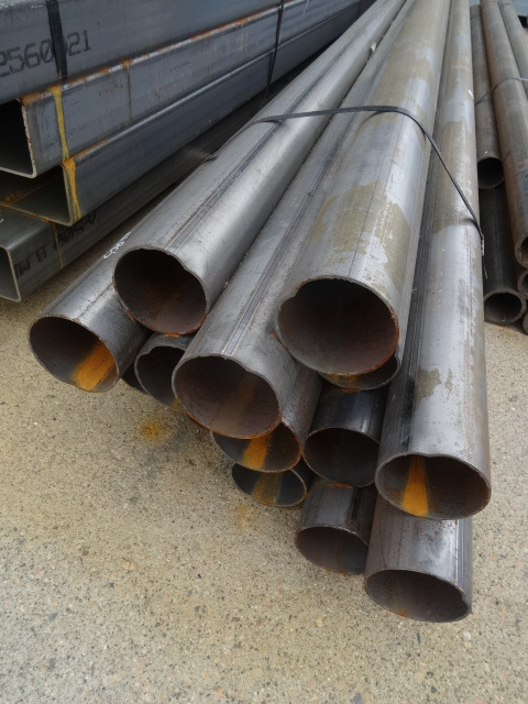 lot 6 image: 4 steel pipe. 163 long. 14 pieces...