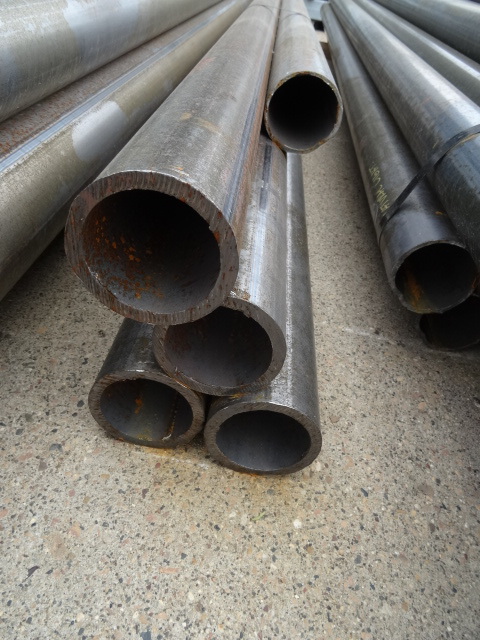 lot 7 image: 3 12 heavy wall pipe. 137 long. 2...