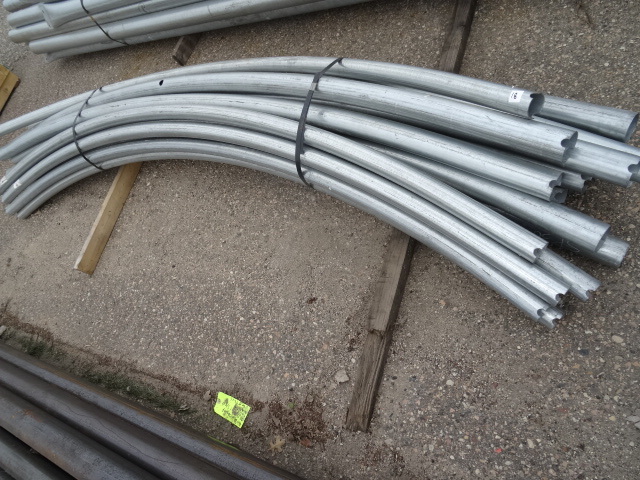 lot 18 image: Bundle of pre bent galvanized tubin...