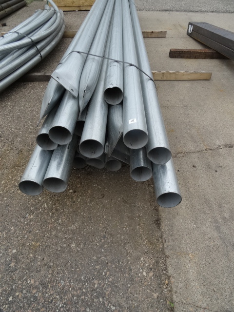 lot 19 image: 4 galvanized tubing. Some have cri...
