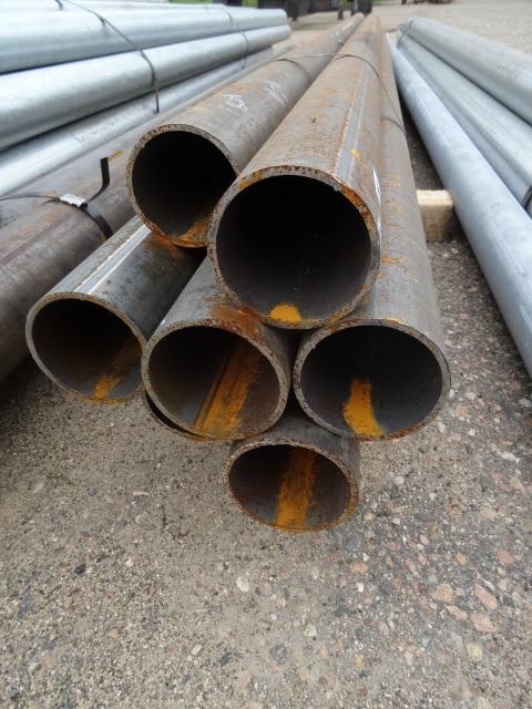 lot 23 image: 3 12 steel pipe. Longest is 143. ...
