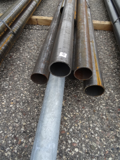 lot 27 image: Misc steel tubing. Mostly 4. Longe...