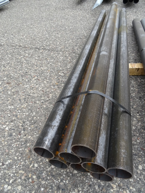 lot 31 image: 4 steel pipe. 8 pieces. 100 long...