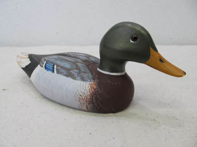 lot 16 image: Carved Painted & Signed SPORT EN ART Mallard Decoy