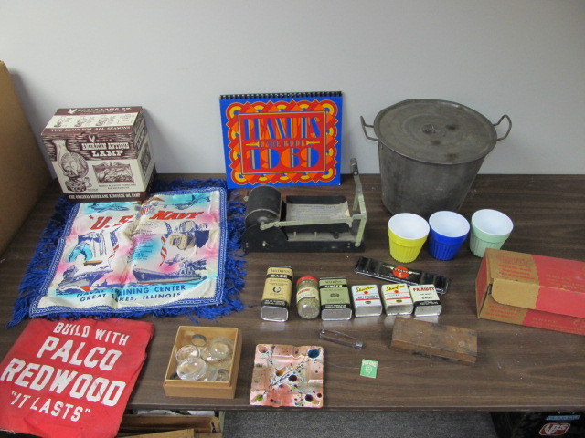 lot 59 image: Lot of Misc Vintage Items & Collectibles