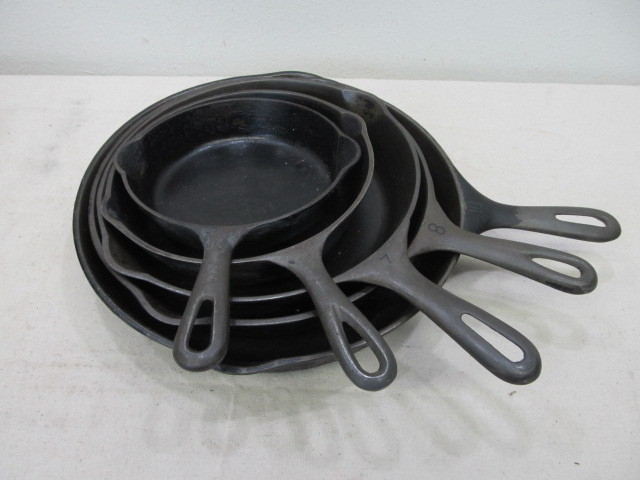 lot 1 image: Nice Group of Antique Cast Iron Skillets Incl. Griswold