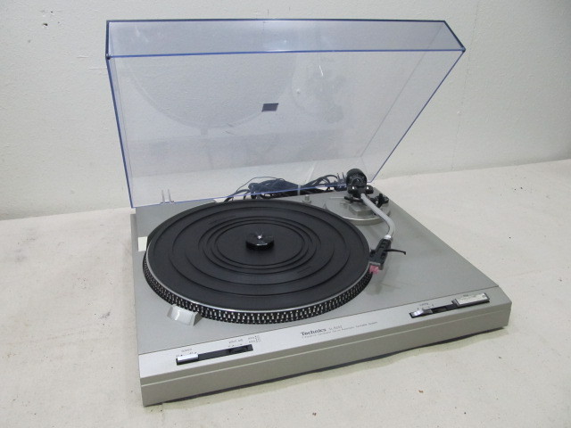 lot 3 image: Vintage TECHNICS Turntable