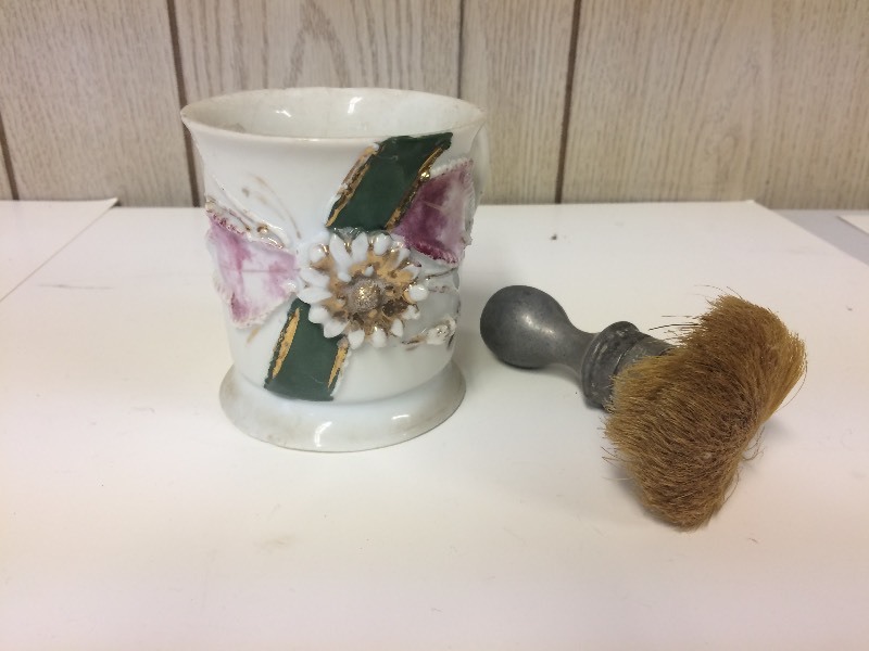 lot 30 image: Antique Shaving Mug & Brush