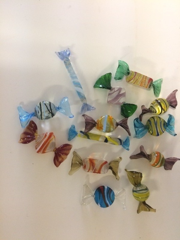 lot 32 image: 13 Italy Murano Glass Candies