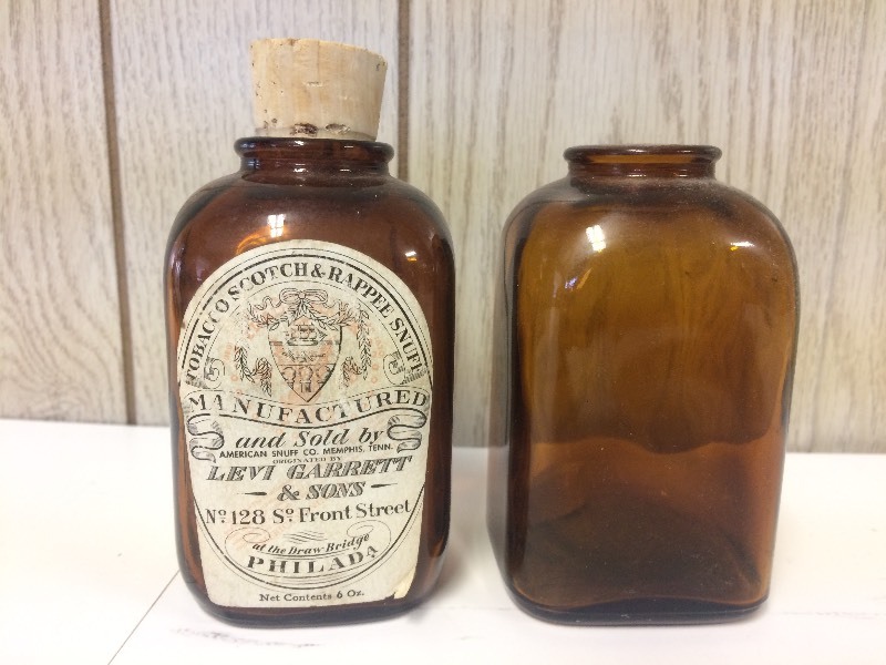 lot 33 image: 2 Amber Glass Snuff BottlesJars