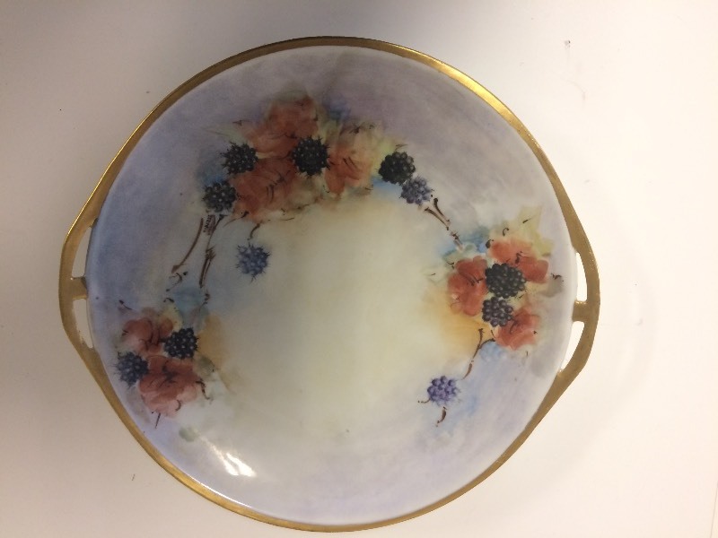 lot 47 image: Antique 10 Double Handled Berry Plate Bavarie