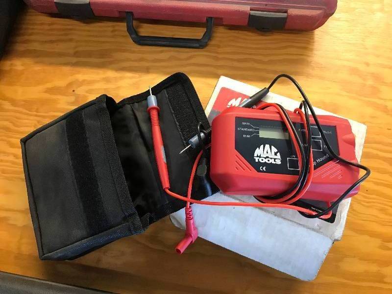 lot 3 image: Mac Tool Amp Hound ET74