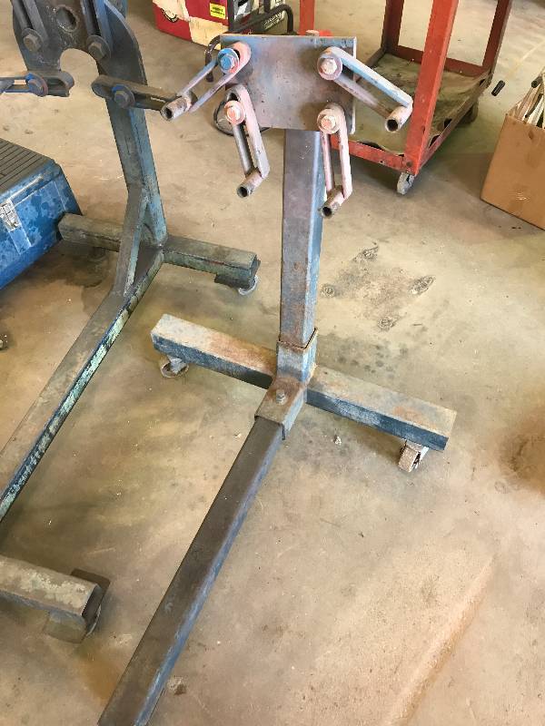lot 32 image: Engine Stand