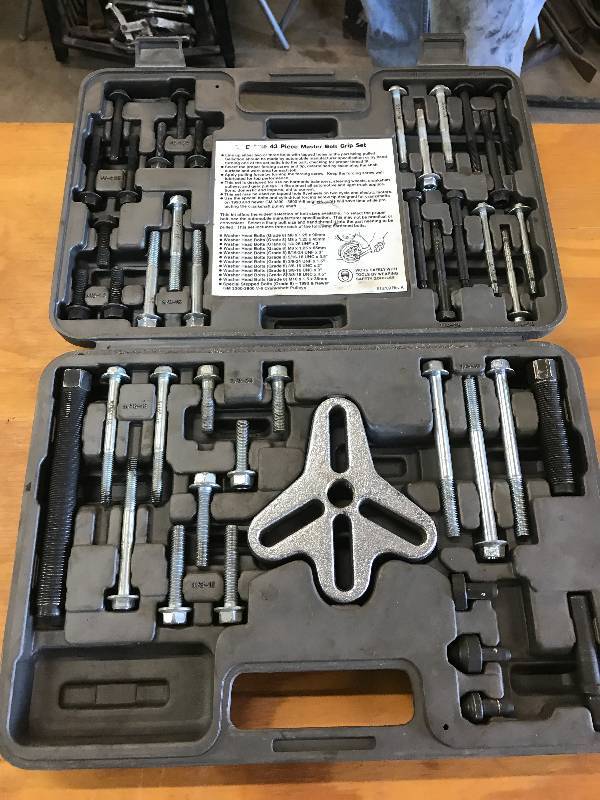 lot 57 image: Cornwell Deluxe 43 Piece Master Bolt Grip Set