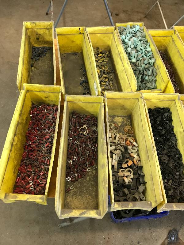 lot 75 image: 1000s of Wire Connectors
