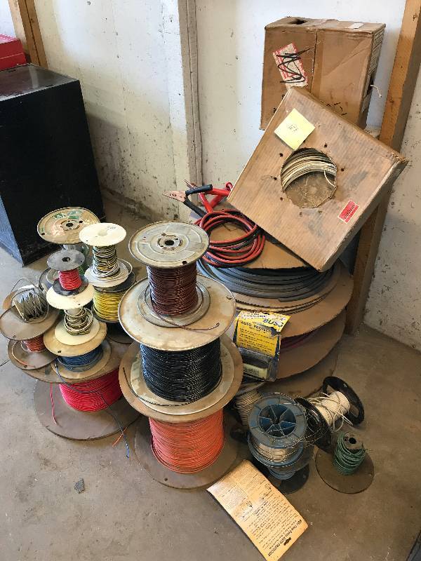 lot 129 image: 1000ft of Auto Wire & 1000ft of Heat Shrink
