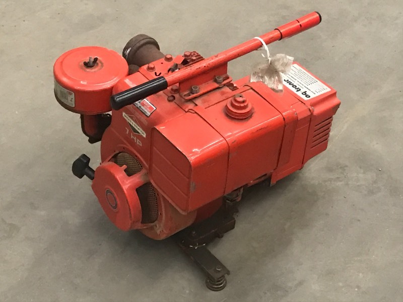 lot 9 image: Ag-Tronic Portable Generator