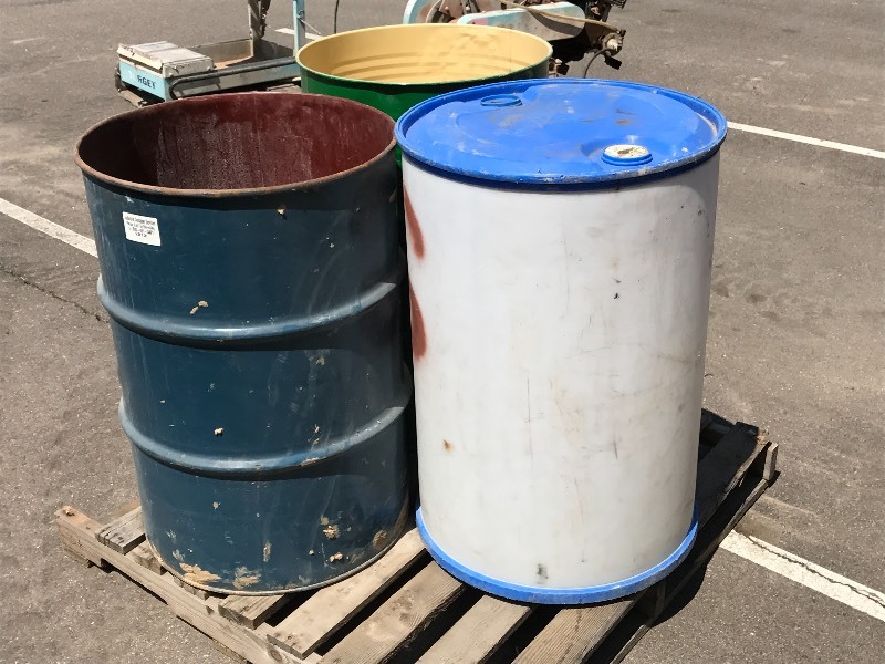 lot 32 image: Lot Of (2) Steel & (1) Plastic 55-G...
