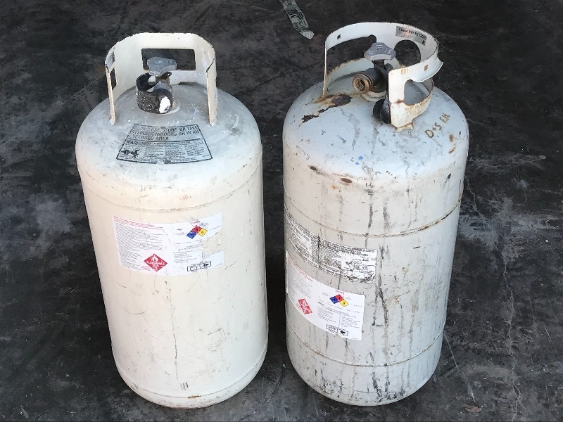 lot 21 image: (2) 40# LP Tanks