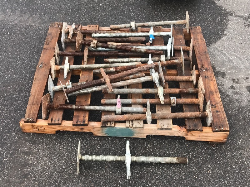 lot 62 image: Lot Of (20) Commercial Scaffolding ...