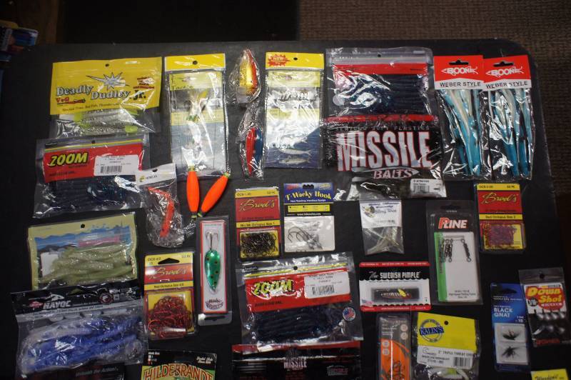lot 72 image: Large lot of New Fishing Tackle - Tons of Variety Nice Lot