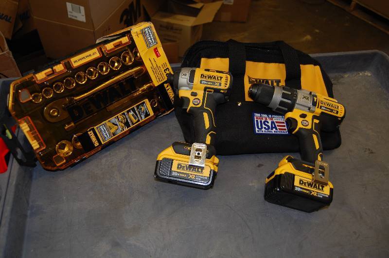 BRAND NEW-20V Max (4.0 Ah) Li-Ion Brushless Cordless Hammerdrill and Impact Kit Tool Kit